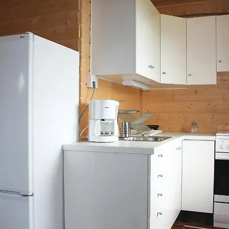 2 Bedroom Cozy In Sandstad Apartment *