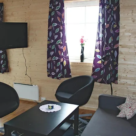 Apartment 2 Bedroom Cozy In Sandstad